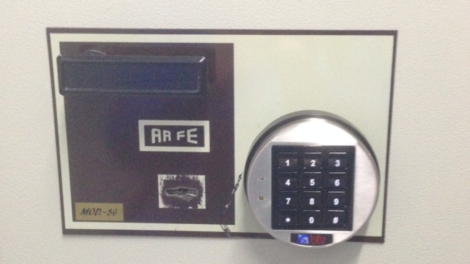 Combinación electrónica en caja fuerte