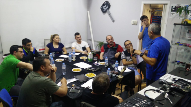 Asistimos a curso de ganzuado y descodificación